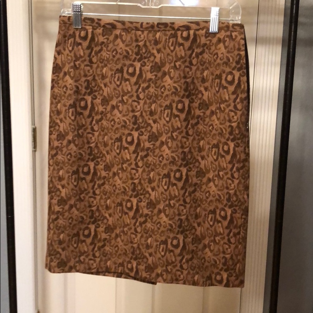 Leopard print LOFT skirt